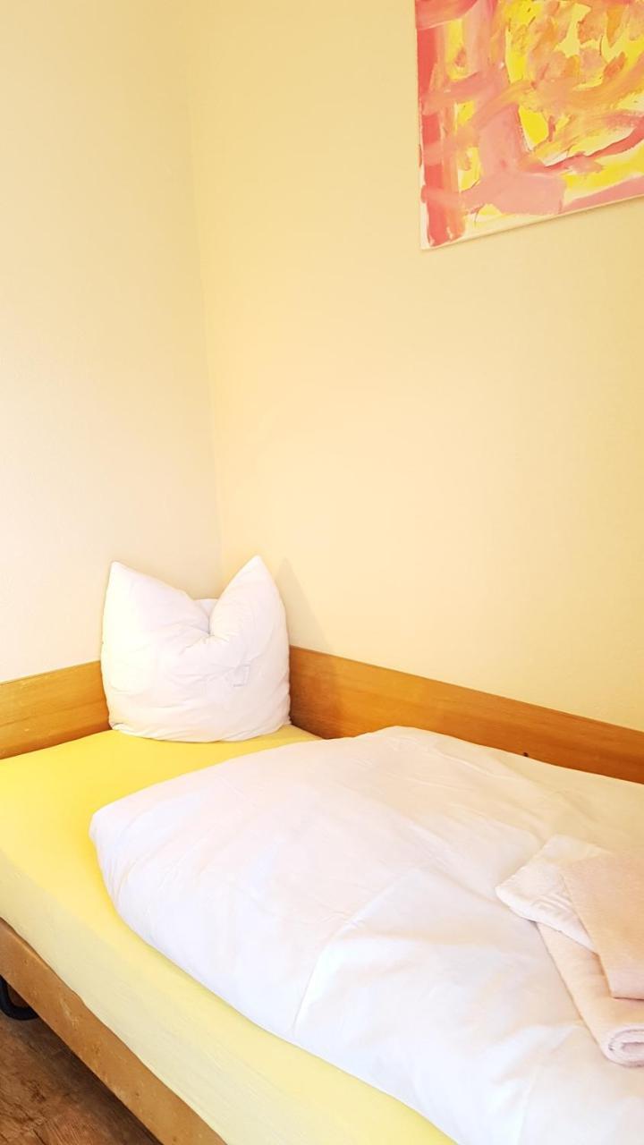 Very small single rooms without shower,750208355:JPEG